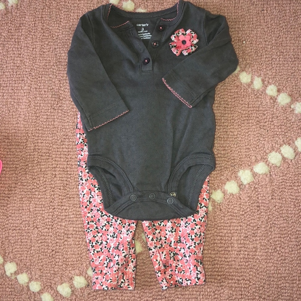 3 month girl outfits (5 outfits) - Picture 3 of 6